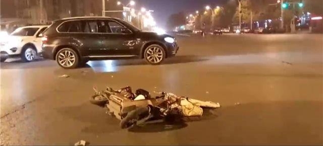 ����ҹ����ײ������·���� �ڶ�����˴��ֻ���Ļȡ������