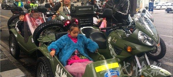��ů�����磡60 ��Ħ����Ѳ���Ͼ� Ϊ 10 ����Ů����