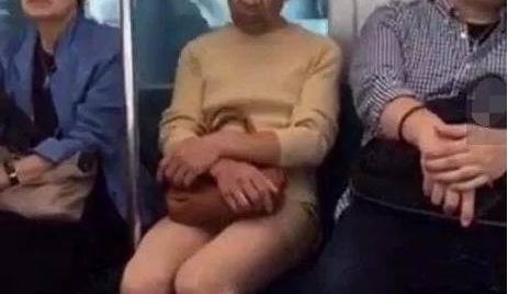 ��Ů�ӡ�������ȹ����������Χ�ۣ��������ݺ󣬴�Ҷ�����