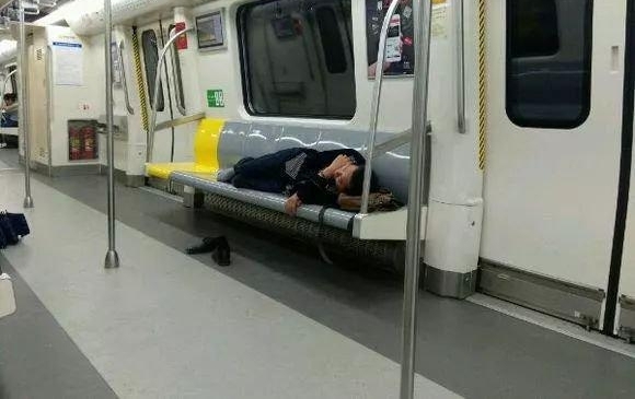 ֣�ݵ���������Ь�磬��Բ����֮���˼�ȫ��