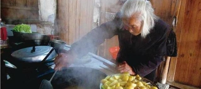 ʵ��ũ��ĳ����������ֻ�����������࣬ũ��ĺ���ȴ����������