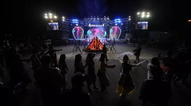 有诗有酒有高歌,高清图解“诗情酒月夜”篝火晚会!