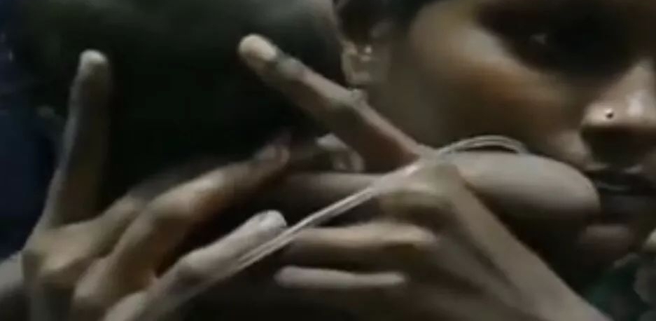 印度女子生出奇葩孩子,医生看一眼都直哆嗦,姑娘到底干了什么