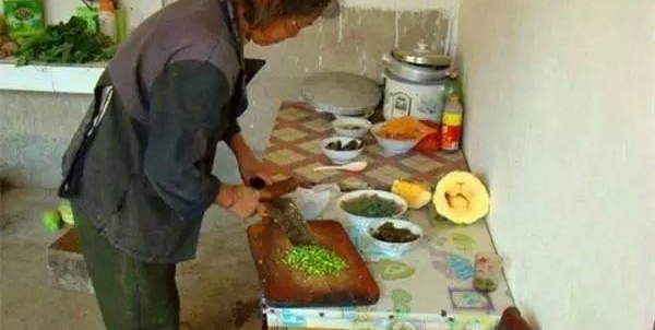 ʵ��ũ��ĳ����������ֻ�����������࣬ũ��ĺ���ȴ����������