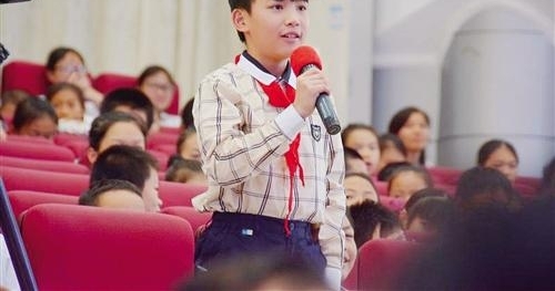 “中华经典 美韵邕城”经典诵读名家活动走进南宁校园