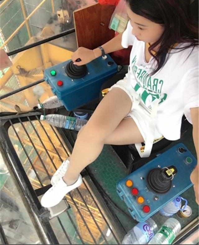 90��������Ů˾�����߿��ϲ����ѣ����ĵ���Ь���Ž�Ѿ��