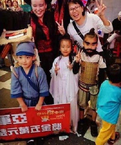 ��ʥ��̨�������ȫ��cosplay��·�˷׷�Χ�ۻ�����5���