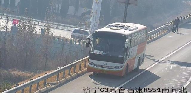 【违法行为曝光】客车违法停车上下乘客 记12分
