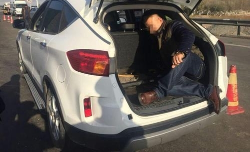 �󵨣�����һ���γ��������������