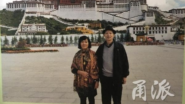 宁波暖男!退休民警为妻子写书 9年带她走了34个国家地区