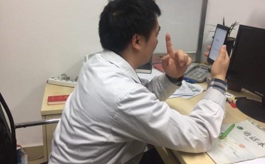 ����ÿ��˯ǰ���ֻ�3Сʱ��̱�� ר�ң������ӻ�����