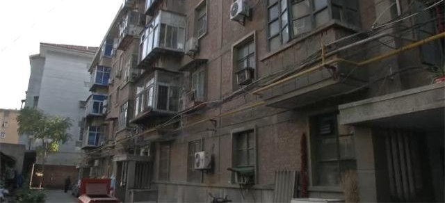 �����ġ�С���Ů�ھ����� ����ذ�׷������ٳơ�ֻ�ٲƲ���ɫ��