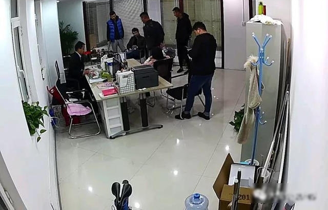 ��ָ������Դ��Ů��ʦ�����ΧŹ