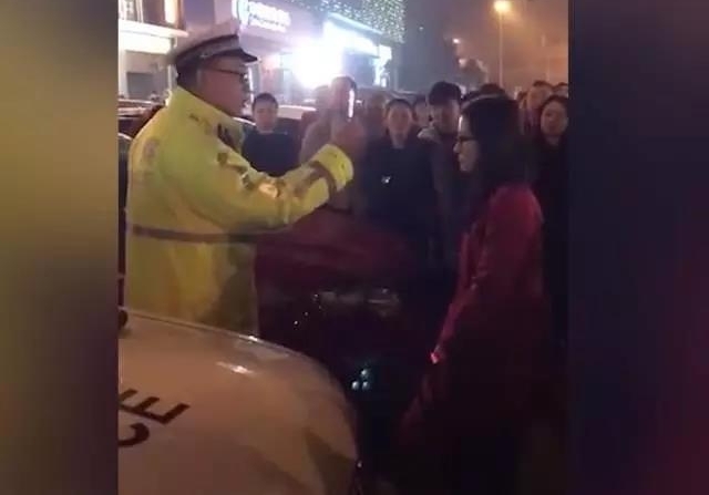 ����حŮ��Υ�¼�ʻ�������ƽ����������޵�Ȱ˵��ģʽ�����˹���
