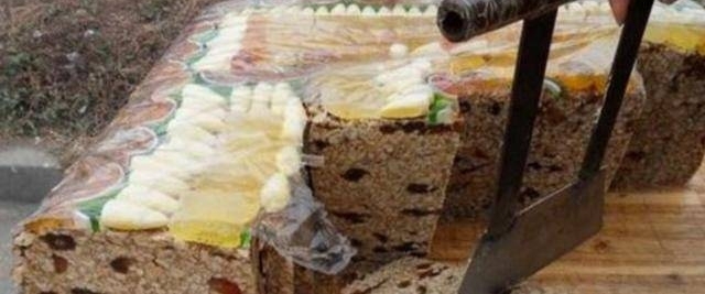 С���ڽֱ߷��������и�ܺã�˭֪һ������ȥ��ȴǷ�˼��ٿ�Ǯ
