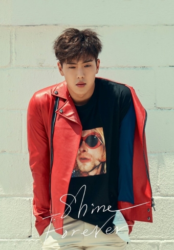 MonstaX