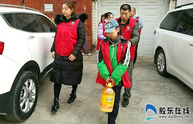 ��̨�����Ŷ��������ж���������ֻ�ܶ��飬���Ǹ��������֮�ǣ���