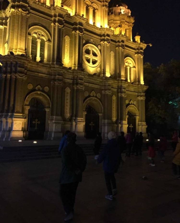 ¥�¹㳡����裬�����һ��׬ 50 ��
