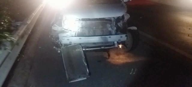 ���ոܶ�ײ���� ҹ��˾������·Ϊ����ײ����