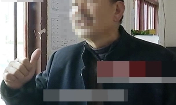 ��ʦΪɶ����ͷ��Сѧ��Ϊ��ʦϴ�룬�������꣬У���Uѧ����Ը��