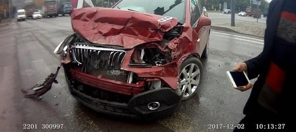 ��ʻԱ����� ������ײ̫����