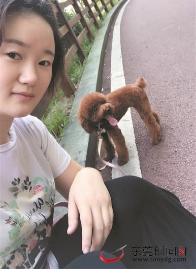 ��ݸŮ������һֻ̩�� �����Ů��һ��
