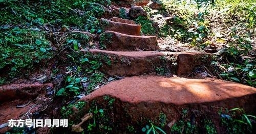 六千级爱情天梯,流传着感人的爱情故事,每一个阶梯都幸福满满!