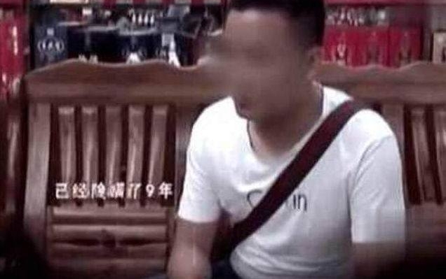 男子与初恋结婚后,发现妻子有一个8岁的儿子,真相让网友崩溃!