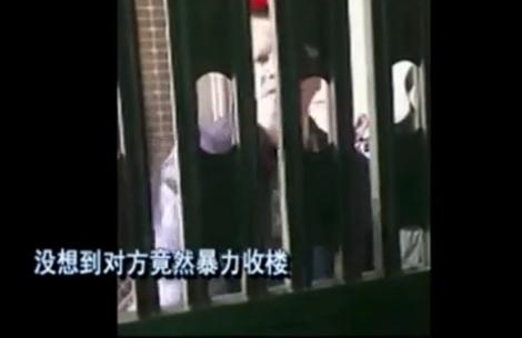 家里被断水断电、泼油漆撬锁 宝安女子:日子没法过