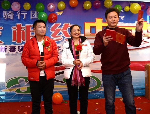 ��̼��ɫ���� �����������һһ����·�ϵ�һ���������