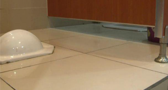 ŮԱ��ҹ���ϲ������ŷ��о���һֻ�֣�