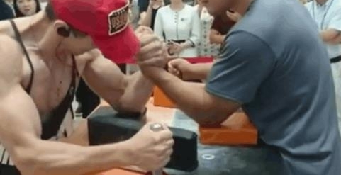 �۾��������˰���������ֳ������ѣ����˲�¶�ֱ࣬�ӡ���ɱ��