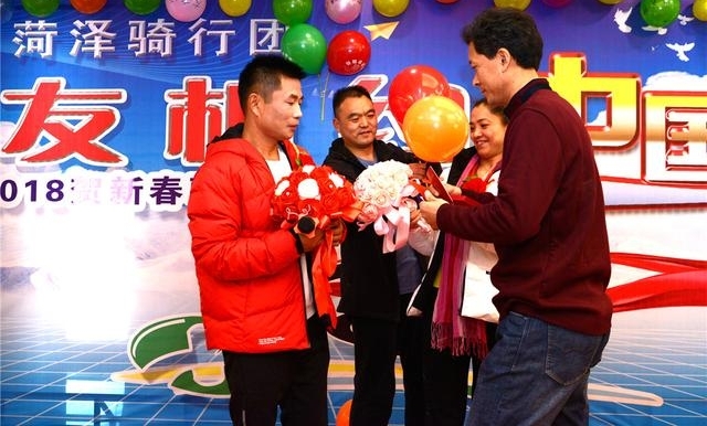 ��̼��ɫ���� �����������һһ����·�ϵ�һ���������