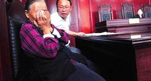�񹤰���ϰ���ӱ��������꣬�ϰ�ĸ��ȴ�������񹤾Ϲ���Ǹ��