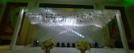 女子花 3.6 万布置婚礼现场 结果像灵堂!