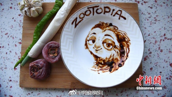为哄孩子吃饭拼了!她用黄豆酱当颜料作画,描绘各种可爱卡通图案