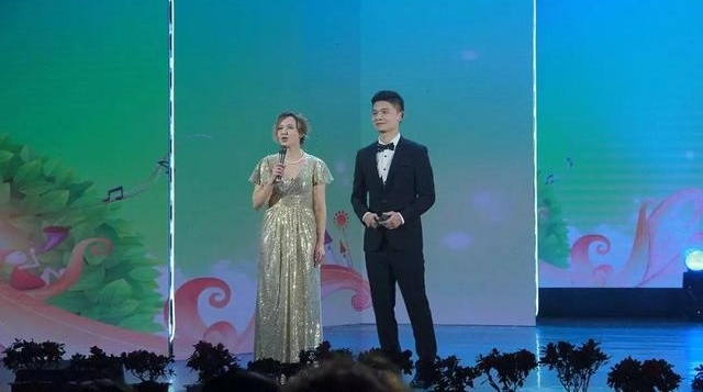 ��������2018�����人��ȣ����ʣ������ѧУӭ������