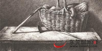 80�󻭼����ȳ����ڸֱʻ����úڰ���ɫ��ס�����е�����