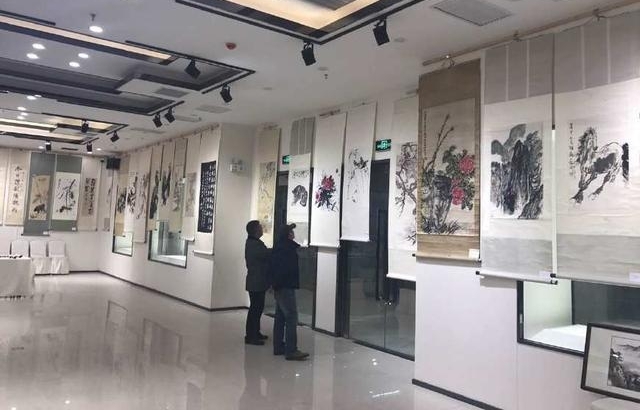 “湖北省收藏家协会秋季名家书画展”于欧亚达·徐东古玩城开展