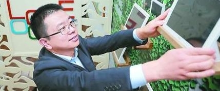 刘显保15年如一日进社区免费为居民修理家电
