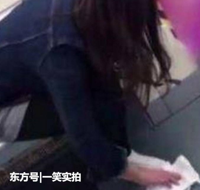 ������Ů�ӵ��ڰ����Ӹ������£���������ֽ��ʰ�ɾ������Ѷ�����