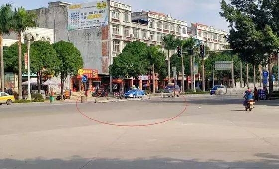��ʮ��С��ײ�껤��ֱ��·�ߣ������װ��̶������׶��һ��