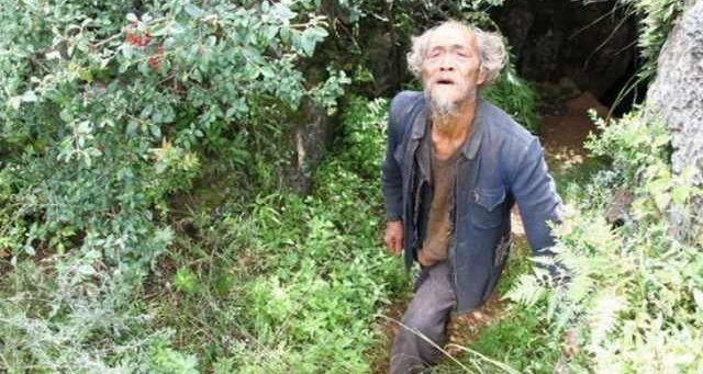 老汉在深山中独居40年,没有妻子却瘦成闪电,说出原因网友懵了