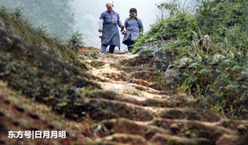 六千级爱情天梯,流传着感人的爱情故事,每一个阶梯都幸福满满!