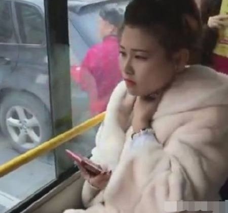 ��Ů��������˯����90������п��ǣ���������һĻ����ɵ�ۣ�