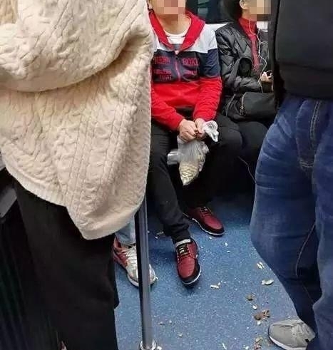 ���ӵ������Ի��� 7 վ·������������һ�أ����ѵĻظ�ը��