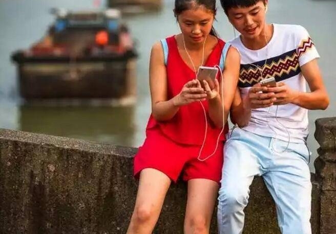 广东一个90后美女农民工: 工地上常遭遇尴尬, 难以启齿