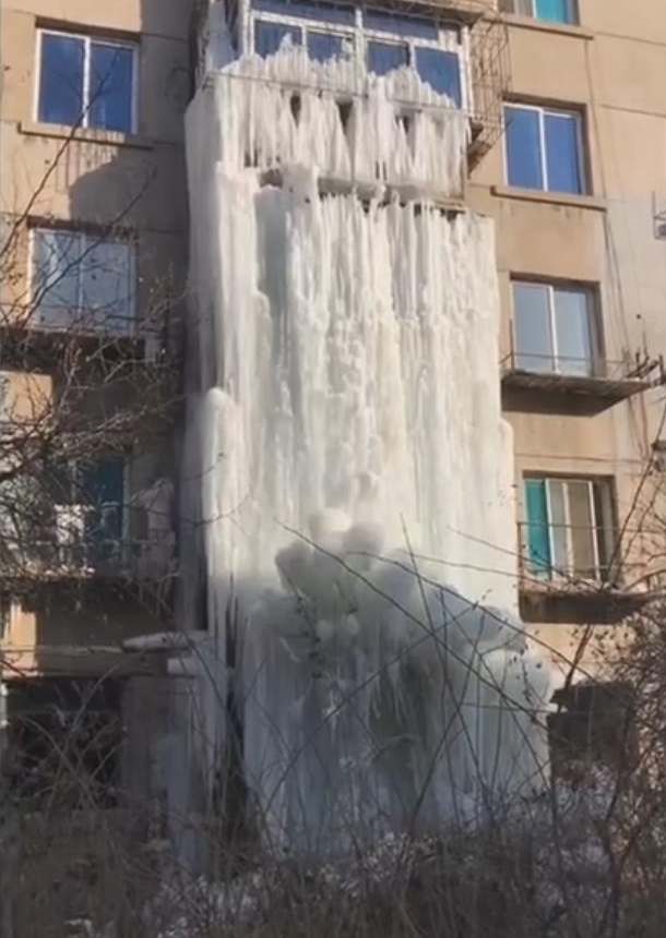 ����ͼ�㣺Ů����ҽԺ׹������������� ���˲�䱻����ĵ�