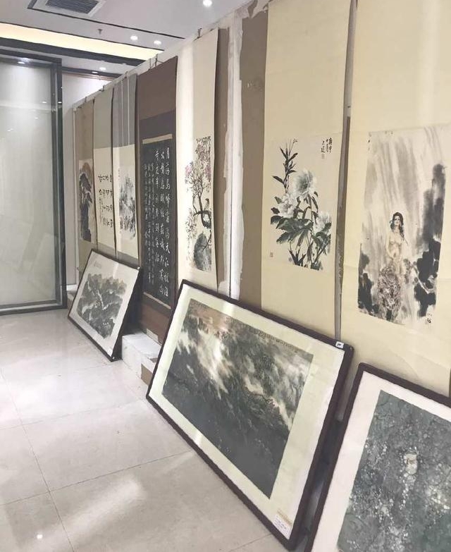 “湖北省收藏家协会秋季名家书画展”于欧亚达·徐东古玩城开展