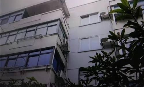 ����12��Ů����¥׹�� �������������һ��